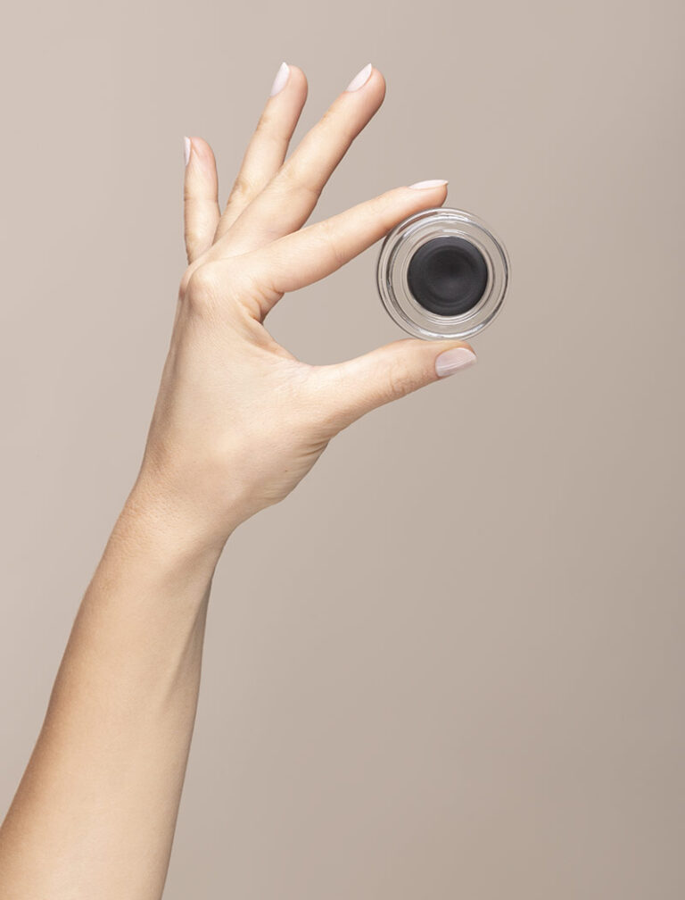 EW301_extrawear_gel_eyeliner_329