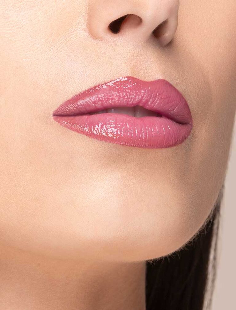 IL510_PLUMP-AND-CARE-FOR-LIPS_3410_3-4